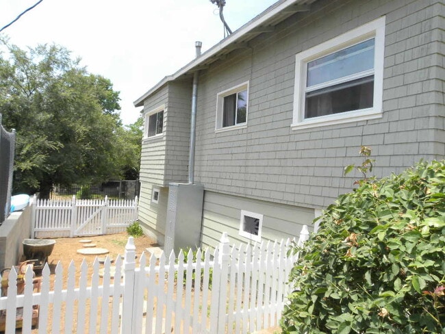 Photo - 324 Vista Pl