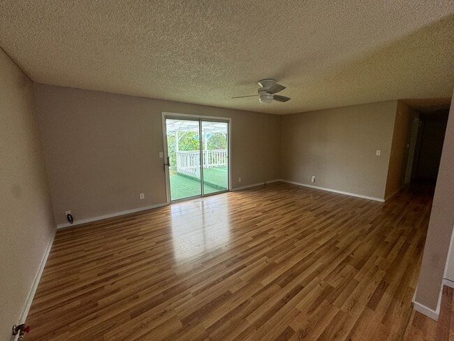 Photo - Myrtle Creek 3 bedroom home with 1 car garage