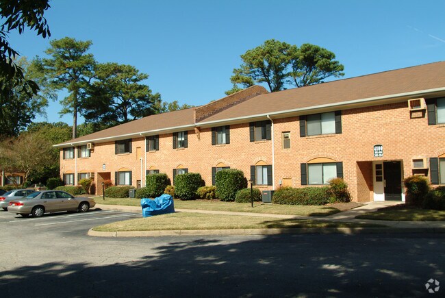 Bay Breeze Apartments - West