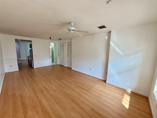 Photo - 323 Olssen Ave Unit 323