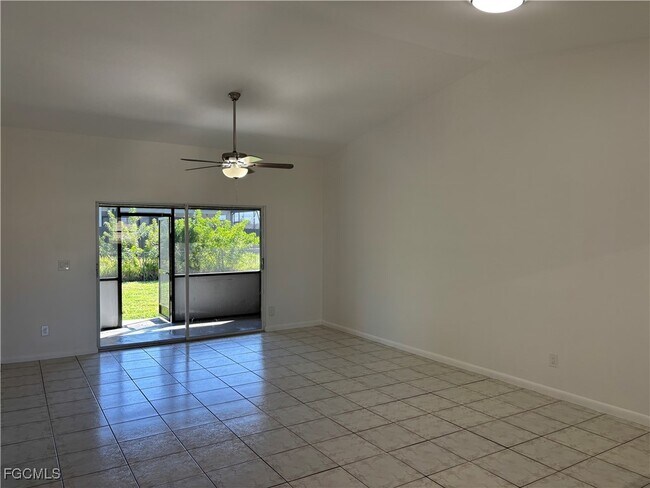Photo - 323 NW 16th Pl