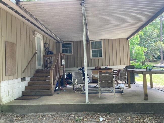 Photo - 4 bed 2 bath house, walk to stadium! Available August 2026!!