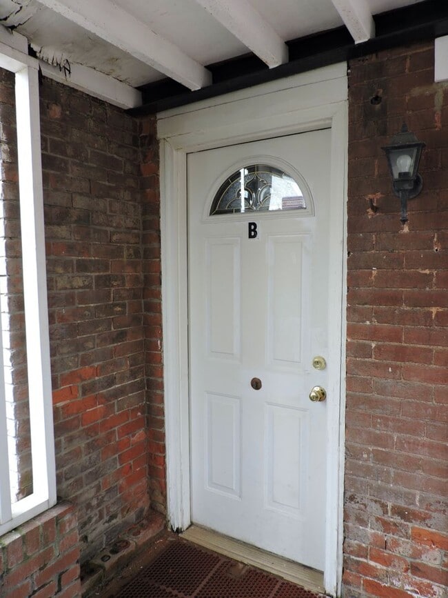 Photo - 127 Calhoun St Unit B