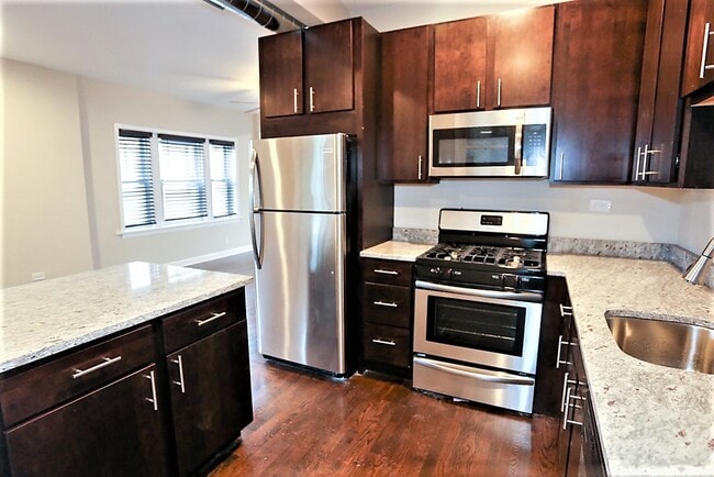 Photo - 1604 W Berwyn Ave