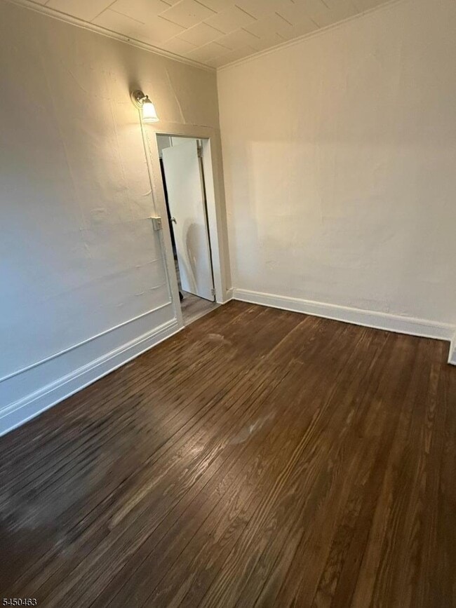 Photo - 69 W Somerset St