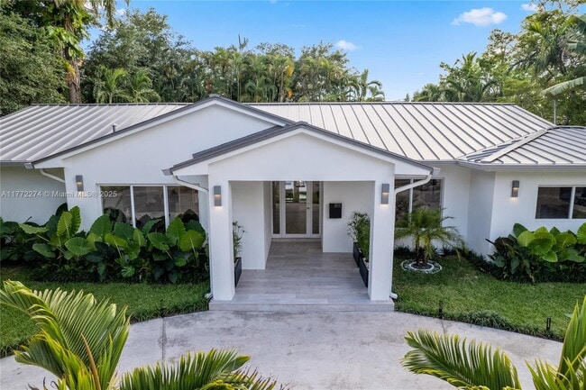 Photo - 3500 E Glencoe St