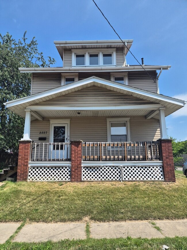 Photo - 2227 6th St NW