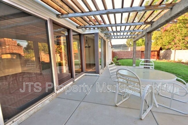 Photo - 501 J St