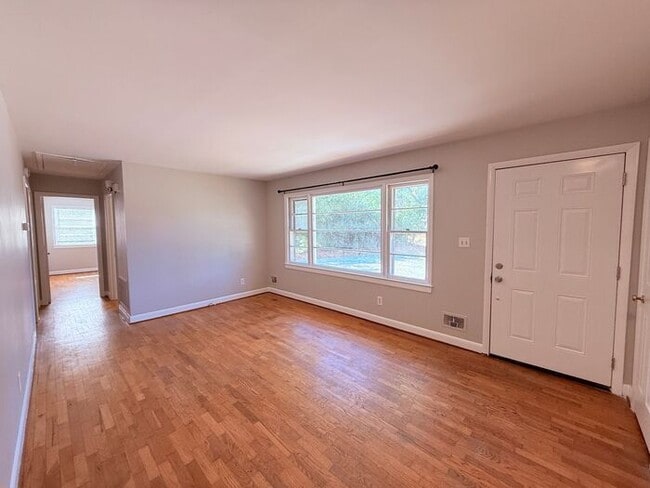 Photo - RENT SPECIAL! 3-4 BR Home! Large Brick hom...