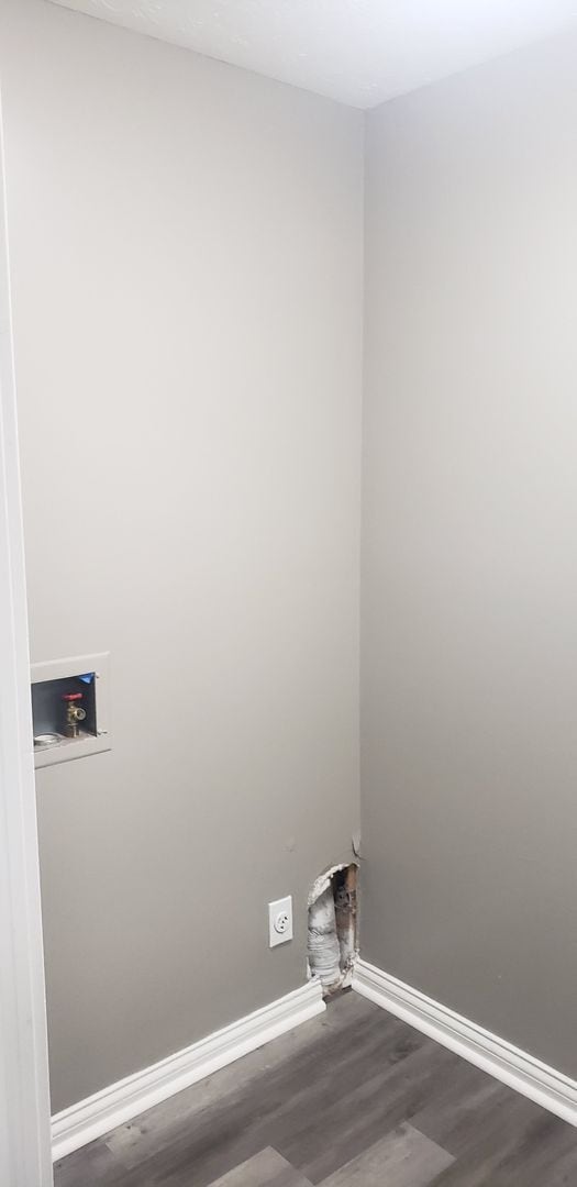 Building Photo - Newly updated 2 bedroom 1 bath duplex