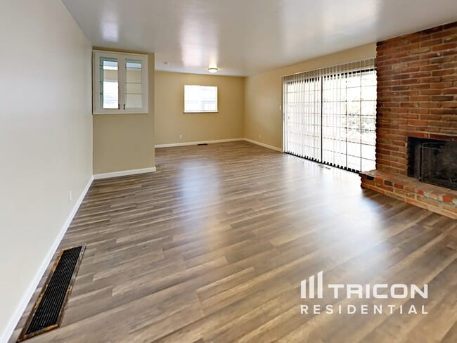 Photo - 1355 Royal Dr