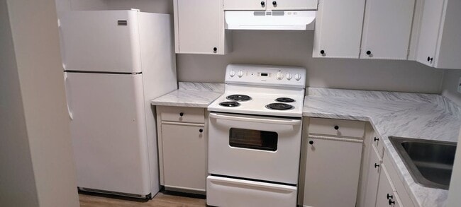 Photo - 8150 Troost Ave