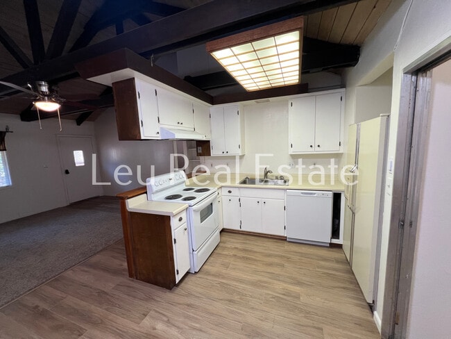 Photo - 4844 Golden St