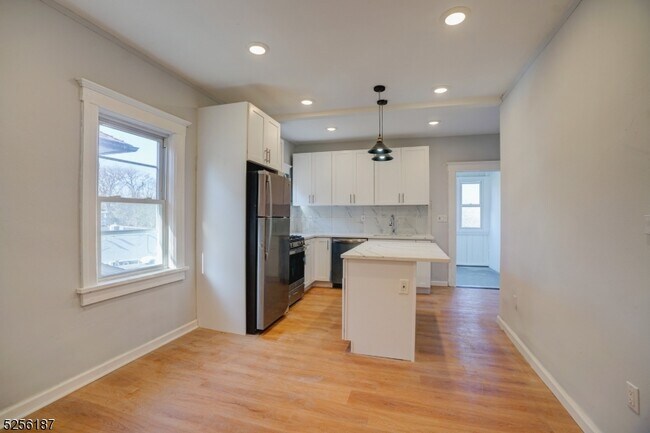 Photo - 29 Walnut St