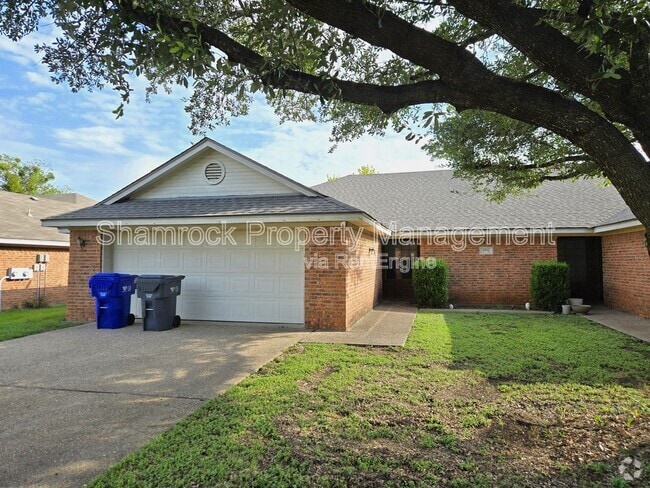 Building Photo - 10161 Valencia Dr Rental