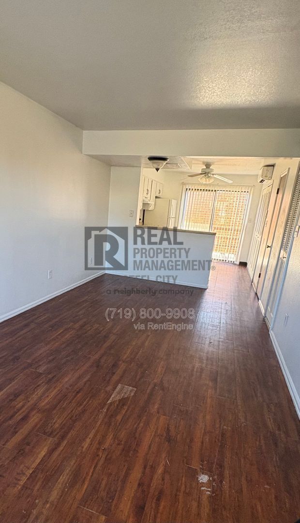 Photo - 1928 N Salem Ave