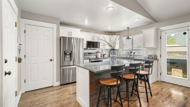 Photo - 4291 Campden Dr