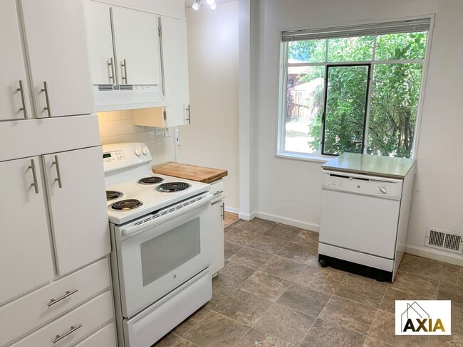 Photo - Home in South Boulder for Fall Pre-Lease!