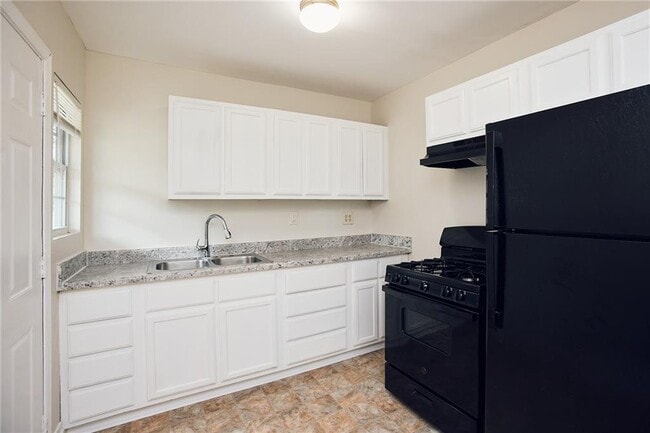 Photo - 158 Hedges St SE