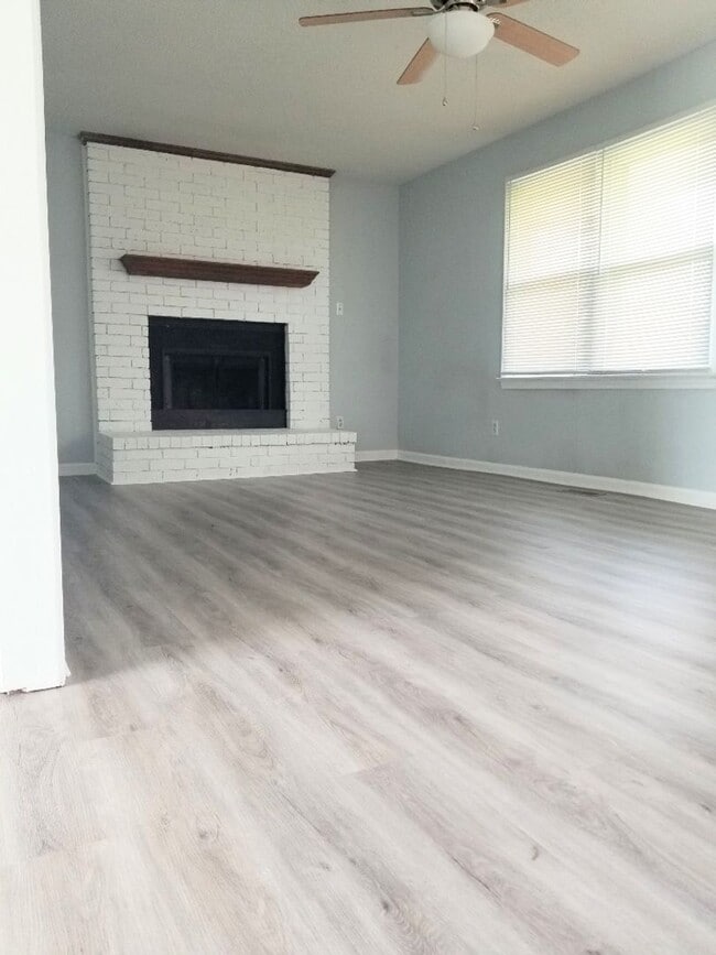 Photo - 112 Kelly Ct