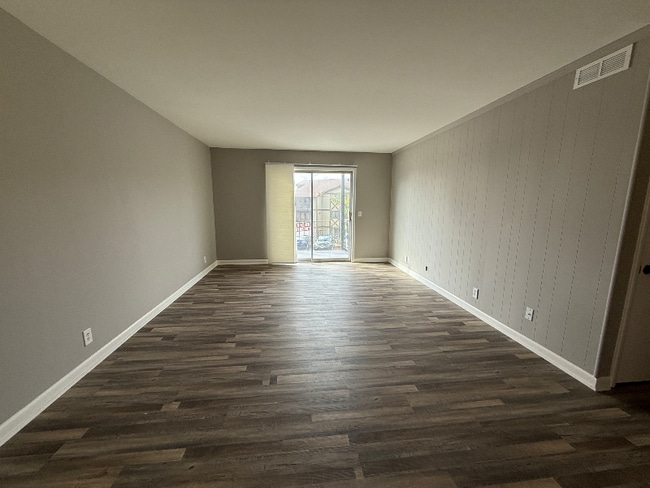 Photo - 555 N Dupont Ave Unit B27