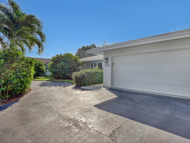 Photo - 1298 NW 4th St