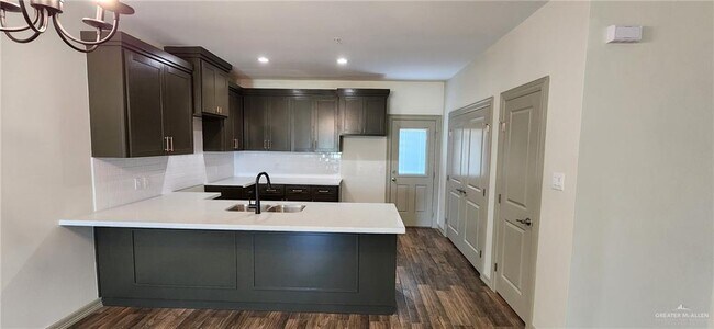 Photo - 21 West Dr Unit 1