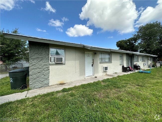 Building Photo - 3215 Jeffcott St Rental