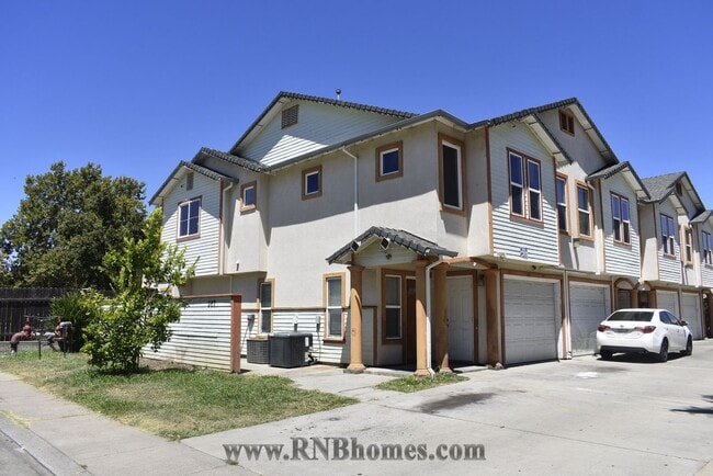 Building Photo - 367 Mobley Ave Unit A