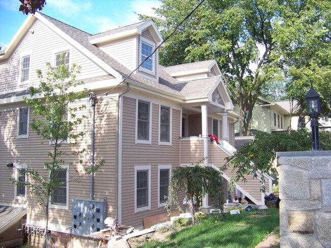 Building Photo - 764 Quinnipiac Ave Unit 3 Rental