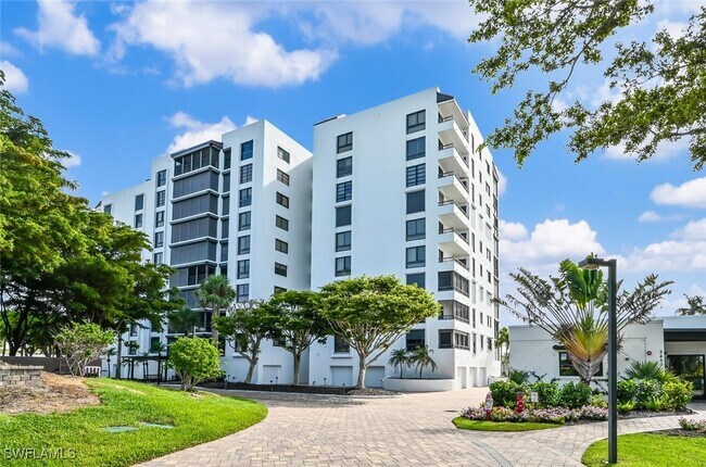 Photo - 2400 Gulf Shore Blvd N Unidad 604