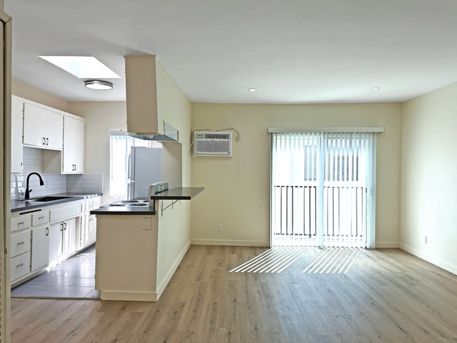 Photo - 2038 Holly Dr Unidad 2