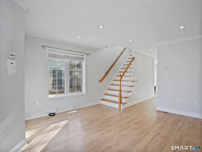 61 Riverside Ave Unit 1