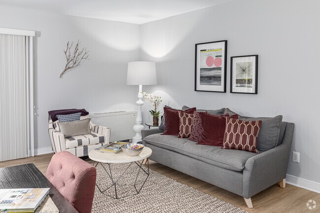 Photo - Monticello Falls Church