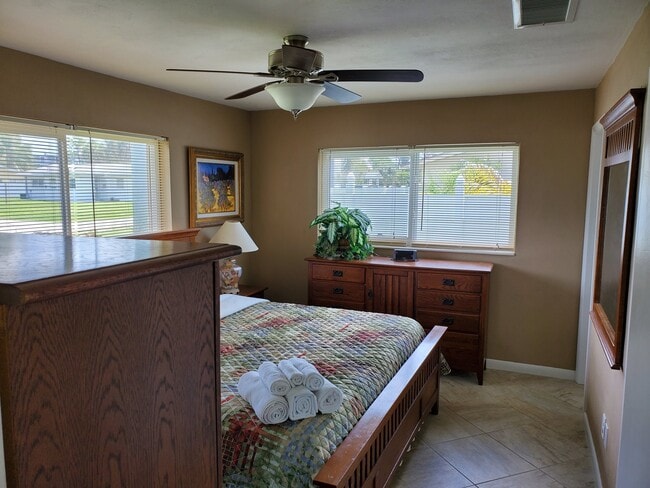 802 Victoria Dr Unit 4