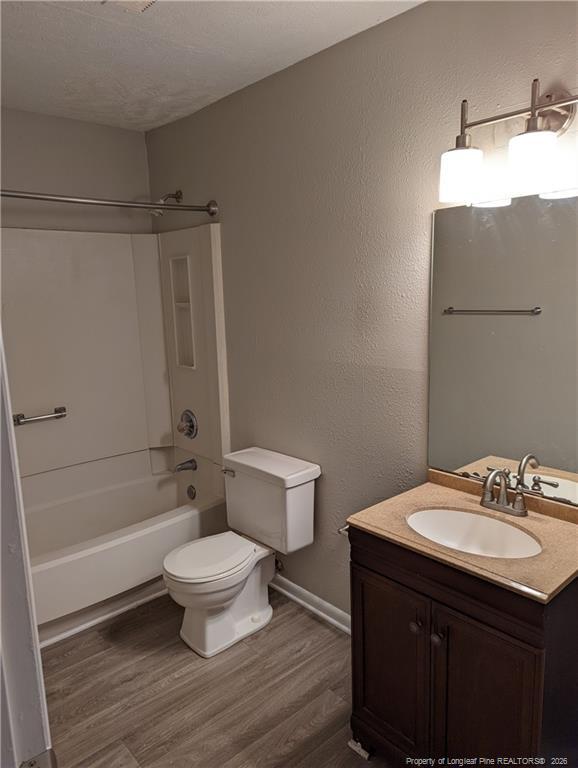 Photo - 829 Applewood Ln
