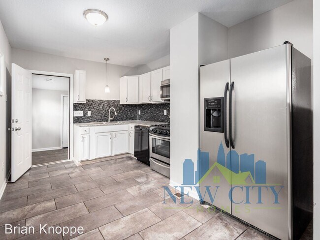 Photo - 2 br, 1 bath House - 425 S Glenwood Ave