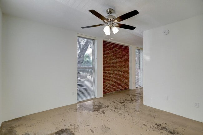 Photo - 1112 Lawrence St Unit 9