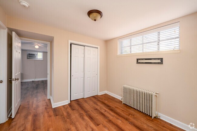 2BR, 1BA – 822SF - Bedroom