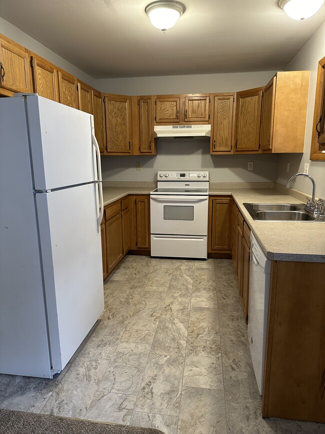 Building Photo - 15 LLC-75 Sailly Avenue Unit 103