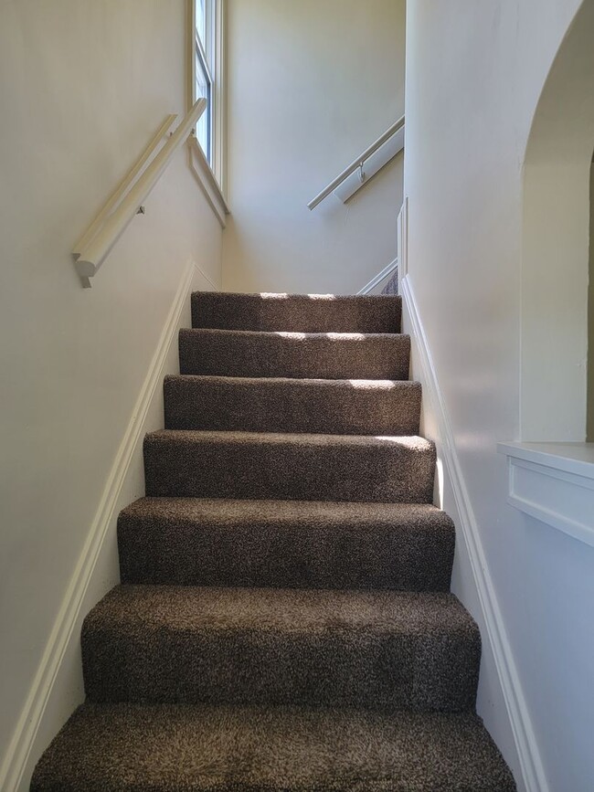 Photo - 570 Talbot Ave