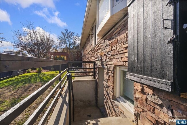 Photo - 202 Knox Ave