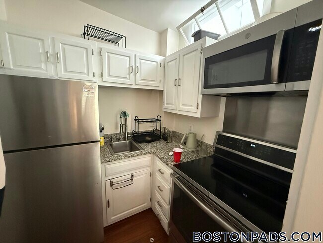 429 Marlborough St Unit 3B