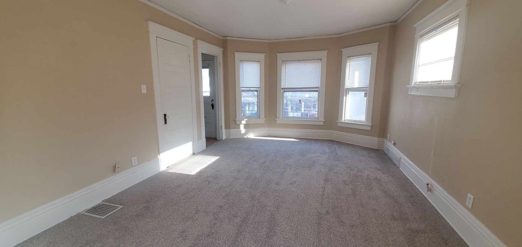 Photo - 74th Unit 1457