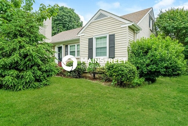 3 Bedroom Pet-Friendly Home in Louisville, KY with Main Street Renewal