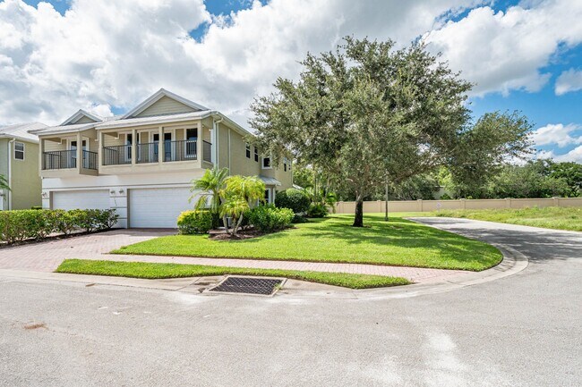 Photo - 1965 Bridgepointe Cir