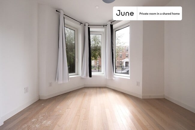 Room in Shared 4 bed/2 bath home in Ditmas Park