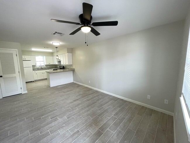 Photo - 3005 E Price St Unit 3