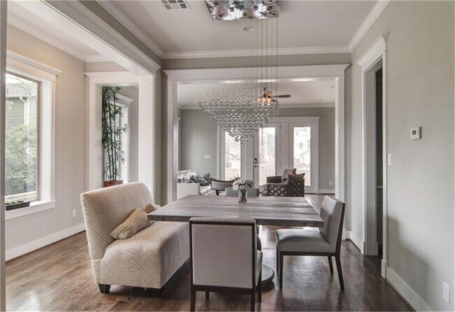 Photo - 1023 E 24th St House