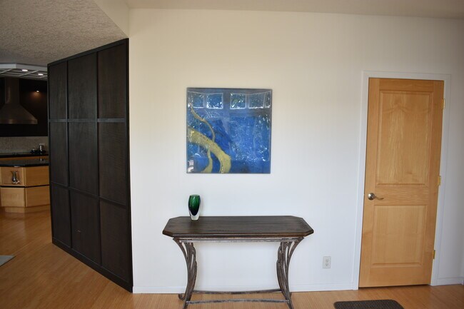 Photo - 2873 Cambridge Ln